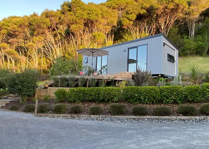 Te Henga Hideaway