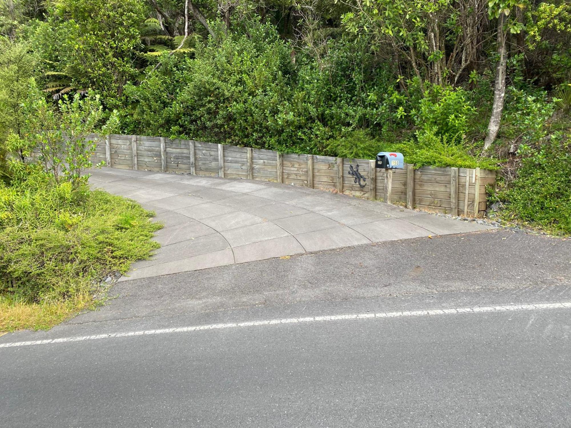 Holiday home Te Henga Hideaway Bethells Beach